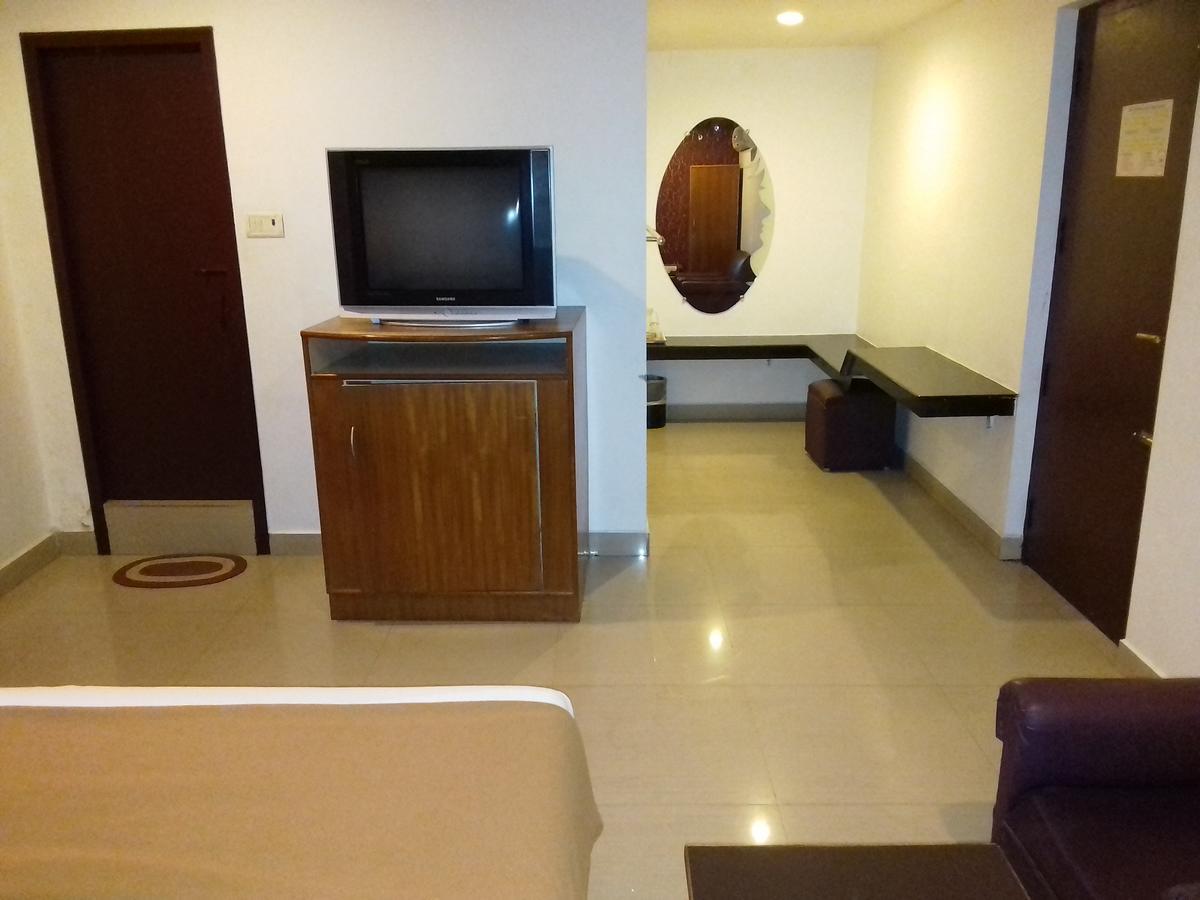Sri Srinivasar Residency Hotell Vellore Eksteriør bilde