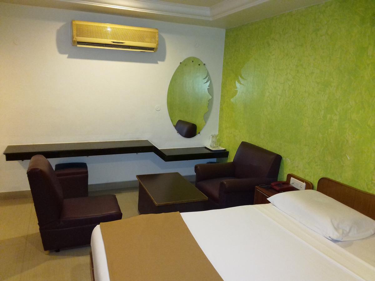 Sri Srinivasar Residency Hotell Vellore Eksteriør bilde