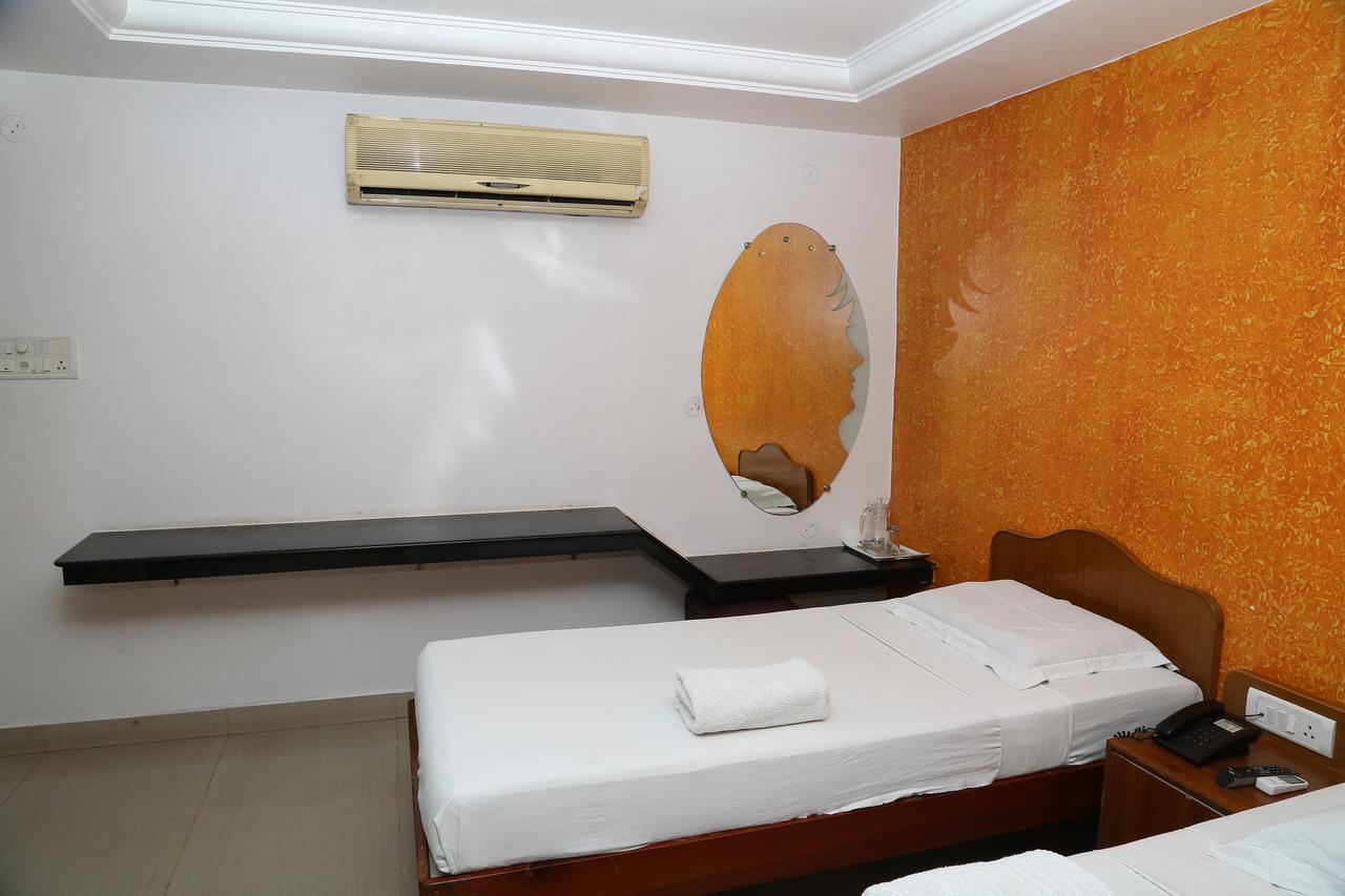 Sri Srinivasar Residency Hotell Vellore Eksteriør bilde