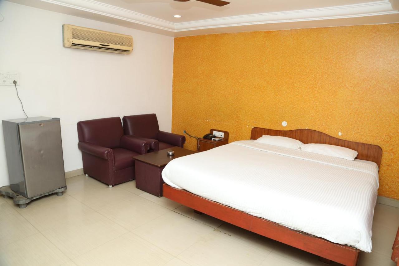 Sri Srinivasar Residency Hotell Vellore Eksteriør bilde